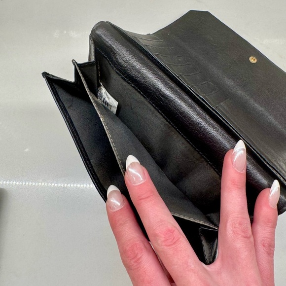 Vince Camuto Black Leather Wallet - Picture 4 of 6